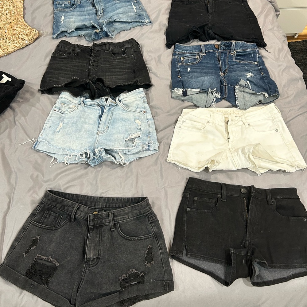 Shorts bundle! All are size 4 and either American eagle or H&M.